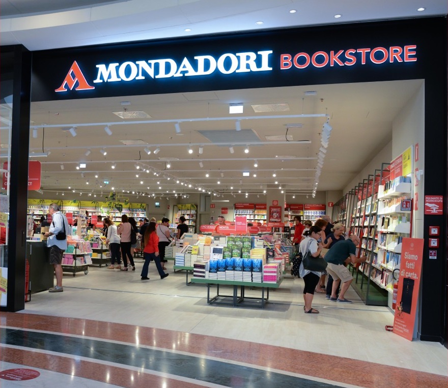 Mondadori bookstore 